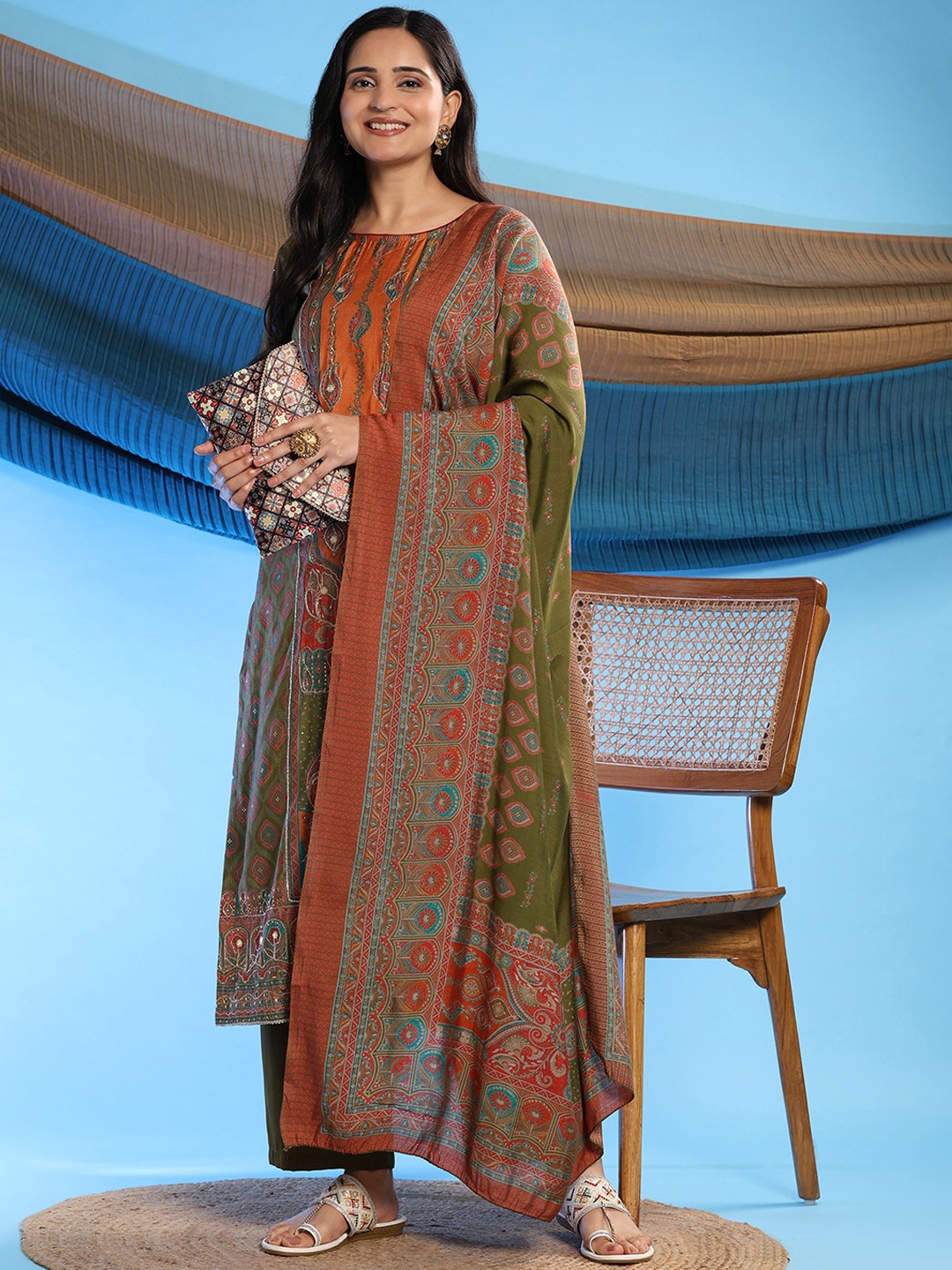 

Mamicha Women Floral Embroidered Regular Pure Cotton Kurta with Trousers & With Dupatta, Green