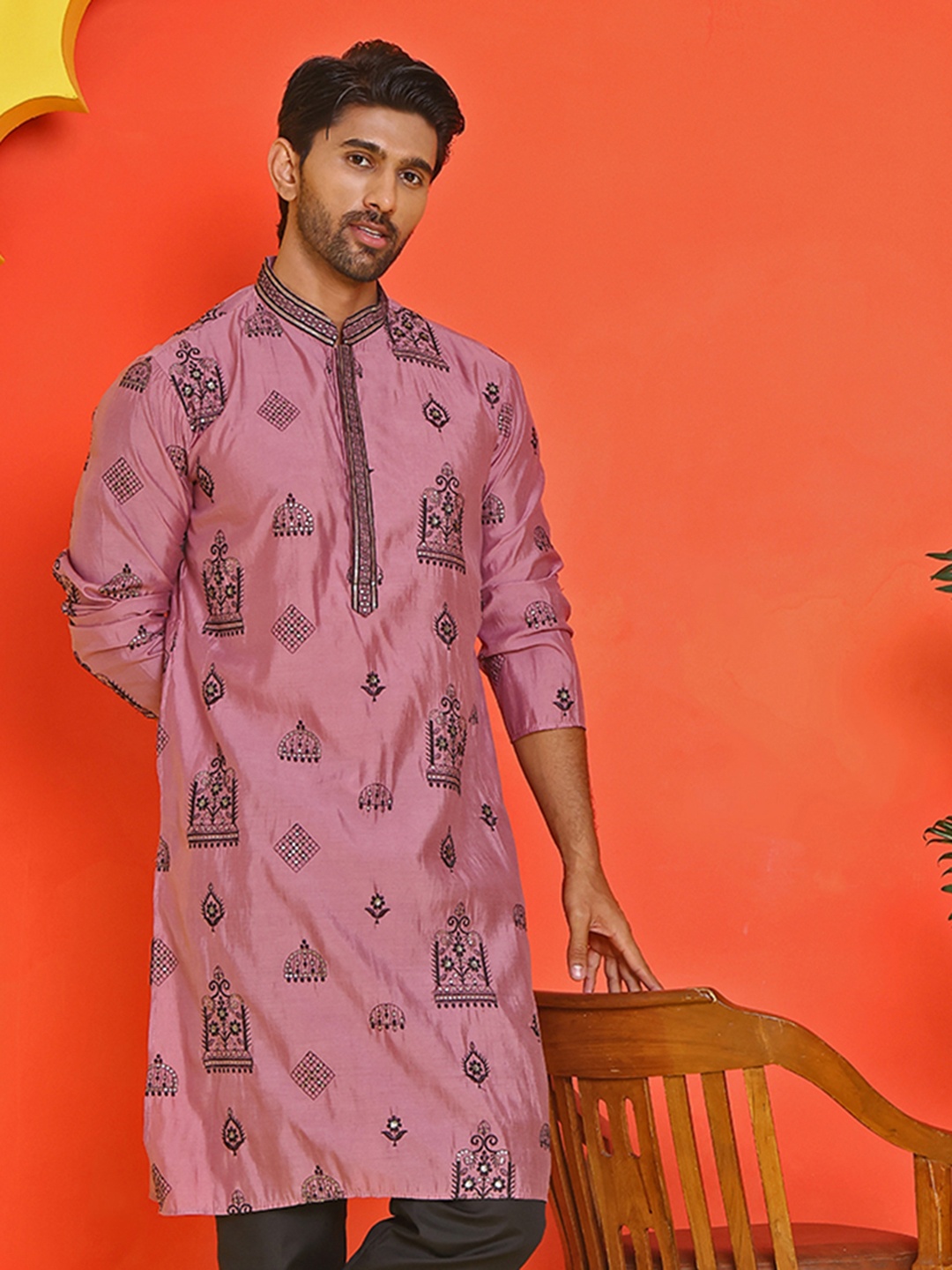 

Jompers Men Floral Embroidered Thread Work Kurta, Magenta