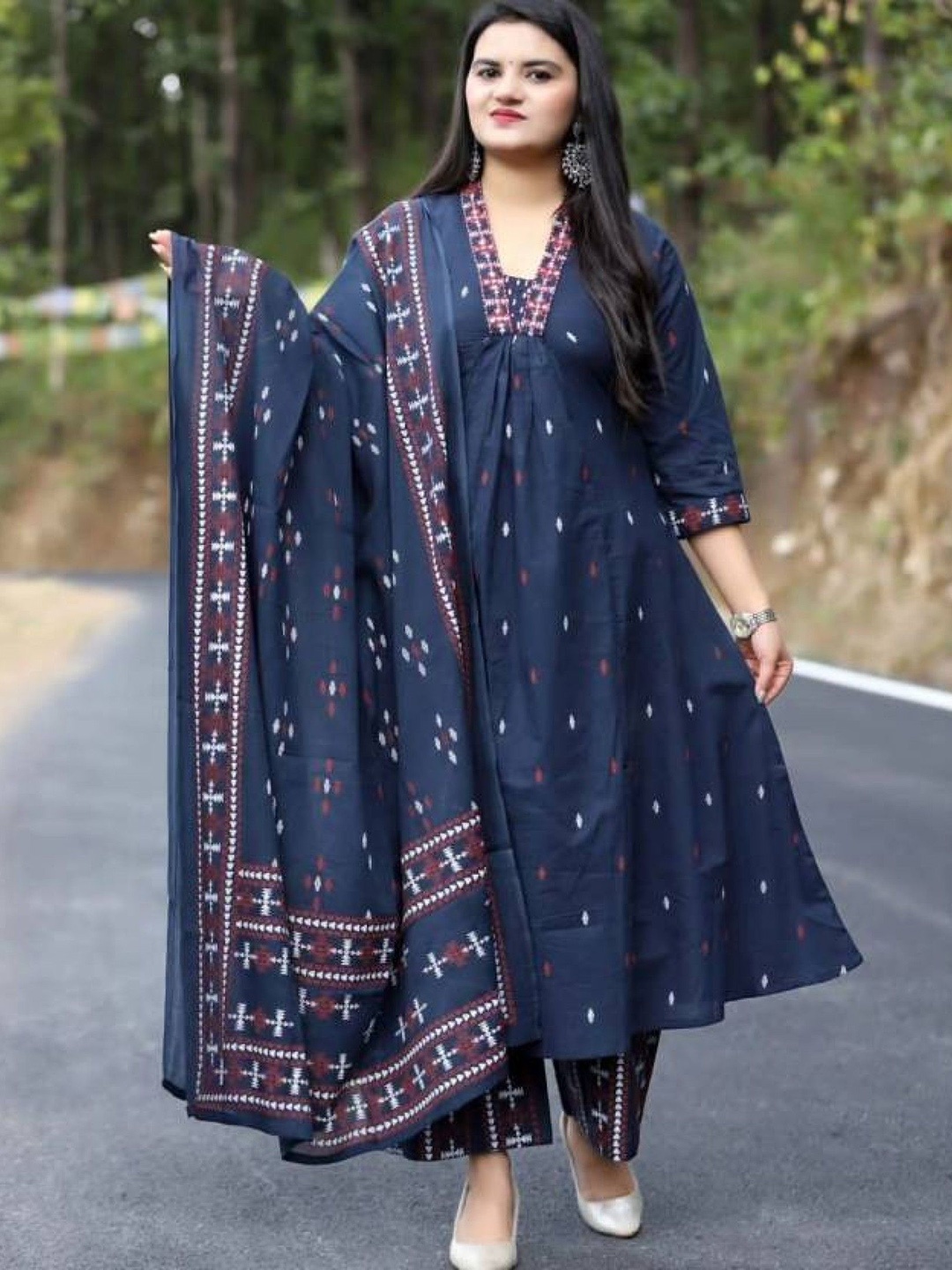 

Piludi Women Ethnic Motifs Printed Regular Thread Work Kurta with Trousers & With Dupatta, Blue