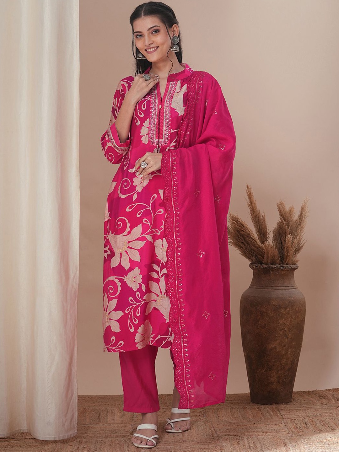 

FASHOR Women Floral Printed Regular Kurta with Trousers & With Dupatta, Pink