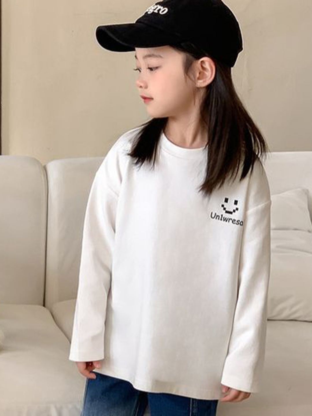 

LULU & SKY Girls Typography V-Neck Applique T-shirt, Off white