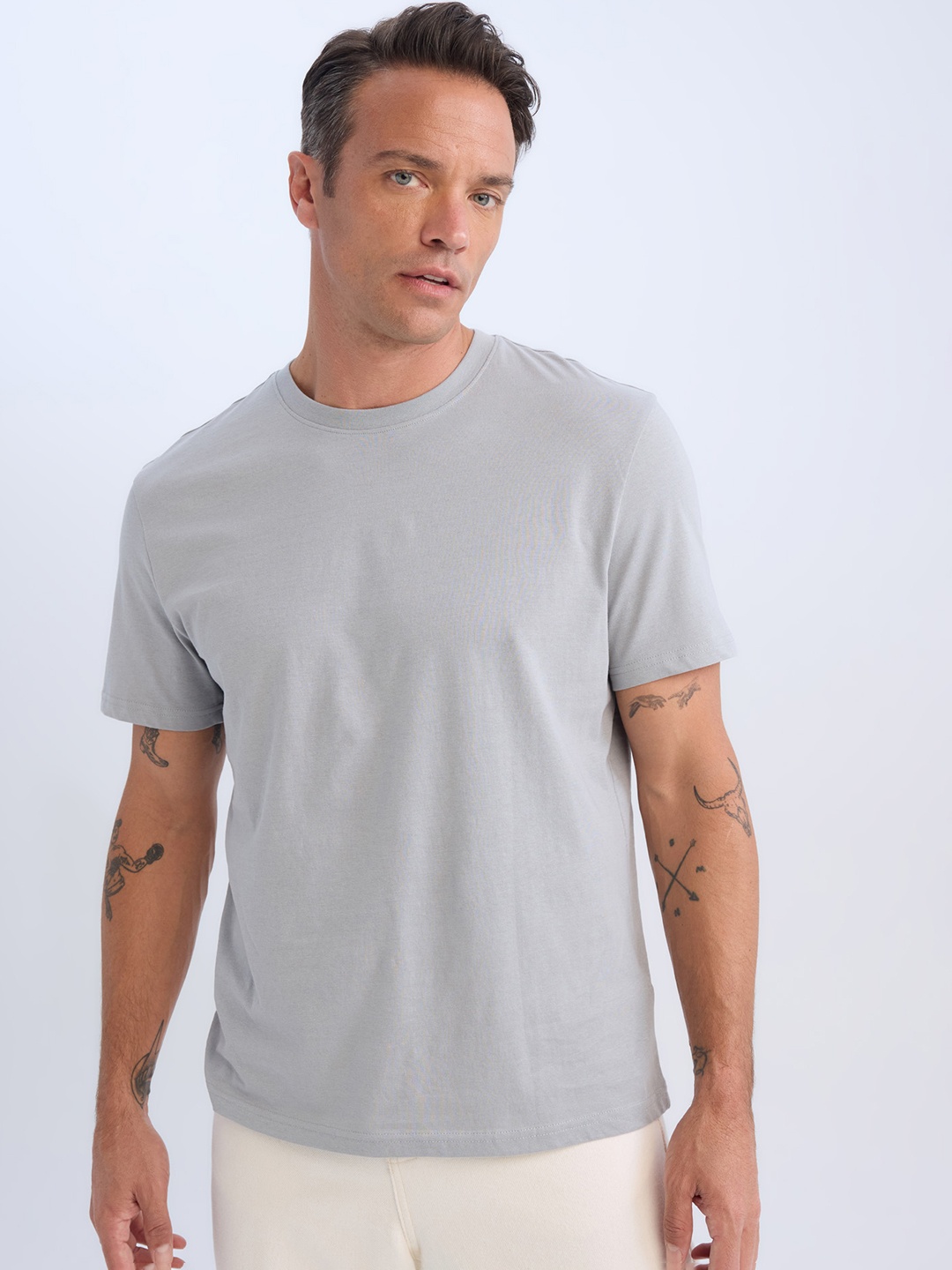 

DeFacto Men Pockets T-shirt, Na