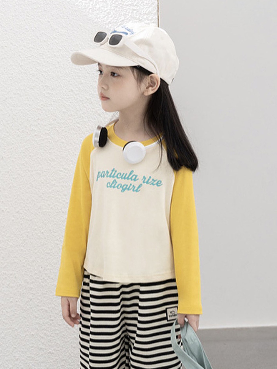 

LULU & SKY Girls Striped Applique T-shirt, Yellow