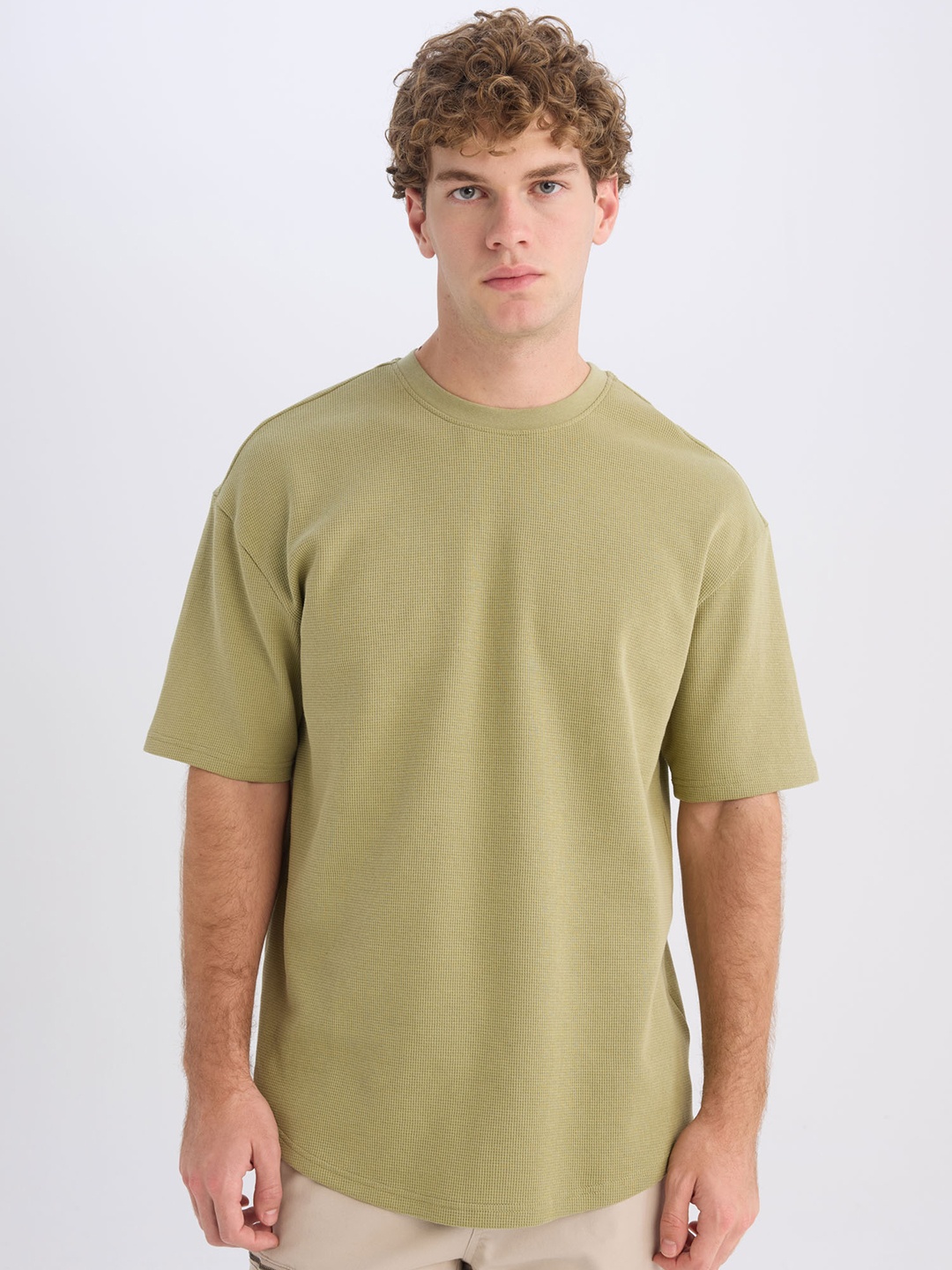 

DeFacto Men Raw Edge T-shirt, Na