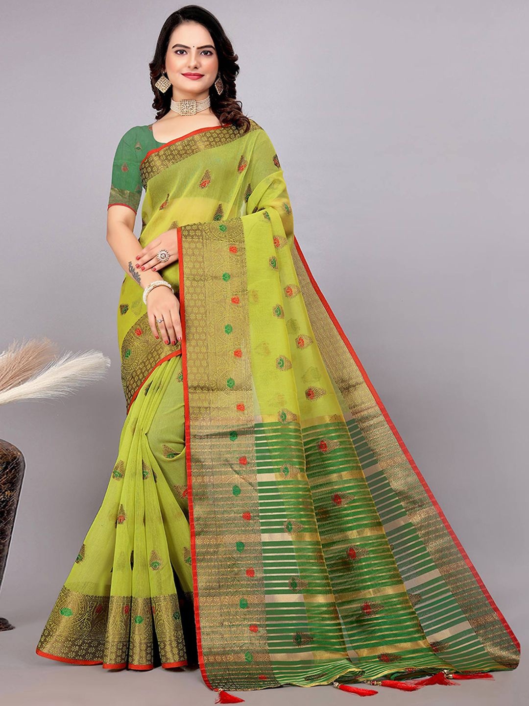 

Peachmode Floral Zari Silk Cotton Saree, Green