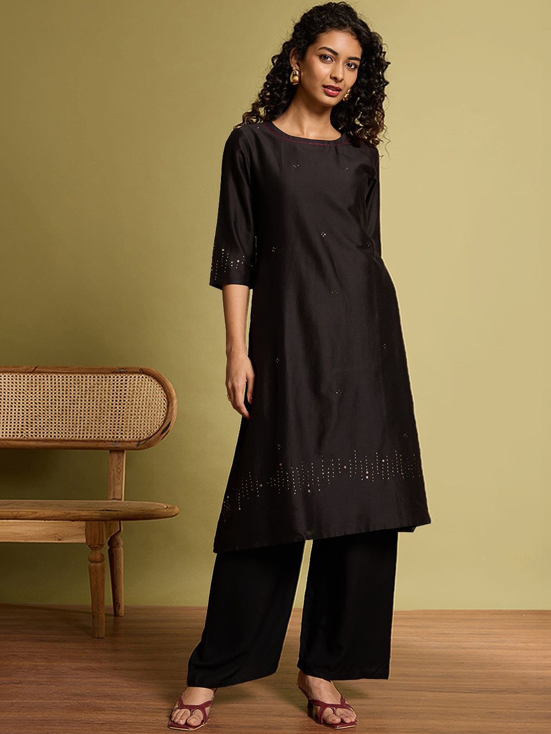 

Taneira Women Ethnic Motifs Regular Beads and Stones Kurta with Palazzos, Black