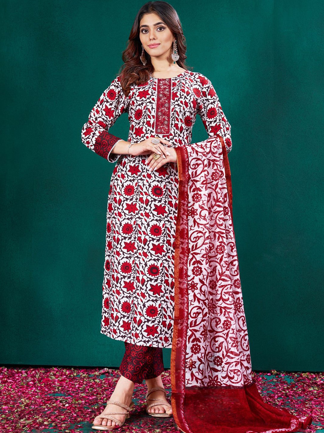 

Rujave Women Floral Regular Kurta with Trousers & With Dupatta, Red