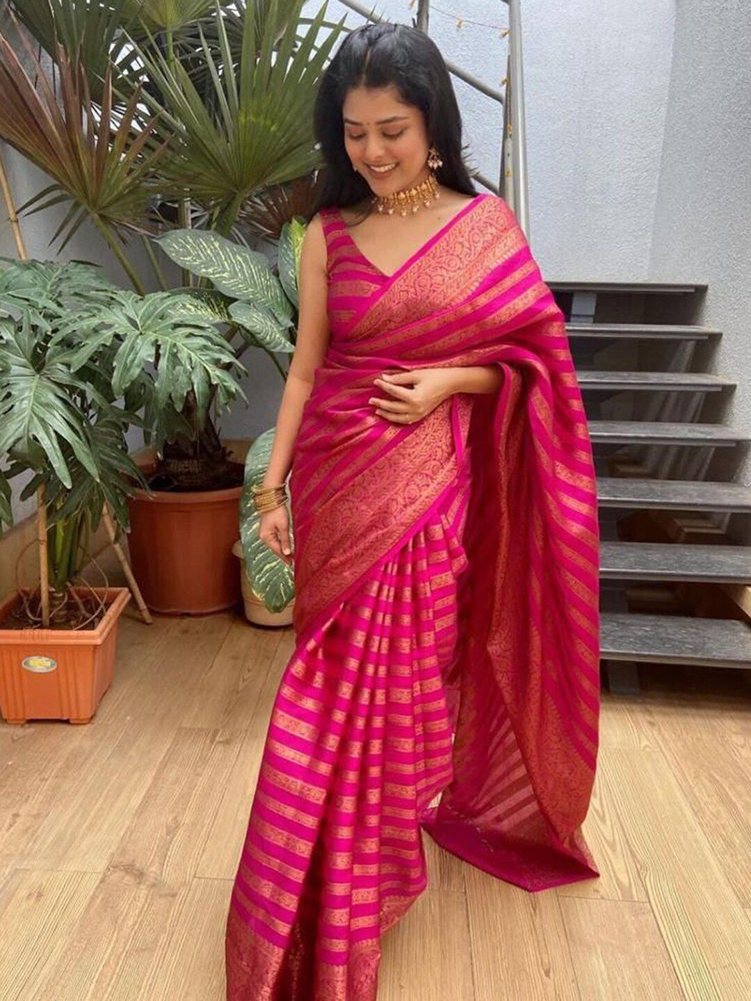 

DIVASTRI Woven Design Zari Art Silk Saree, Pink