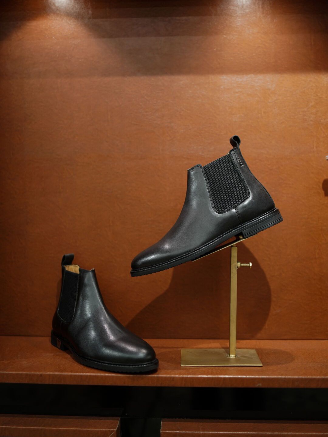 

Padtran Men Slip On Chelsea Boots, Black