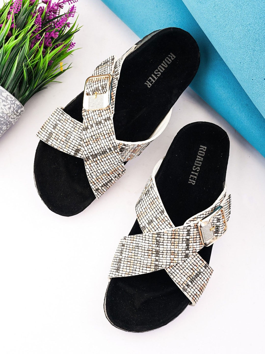 

DressBerry Women Open Toe Flats, Beige