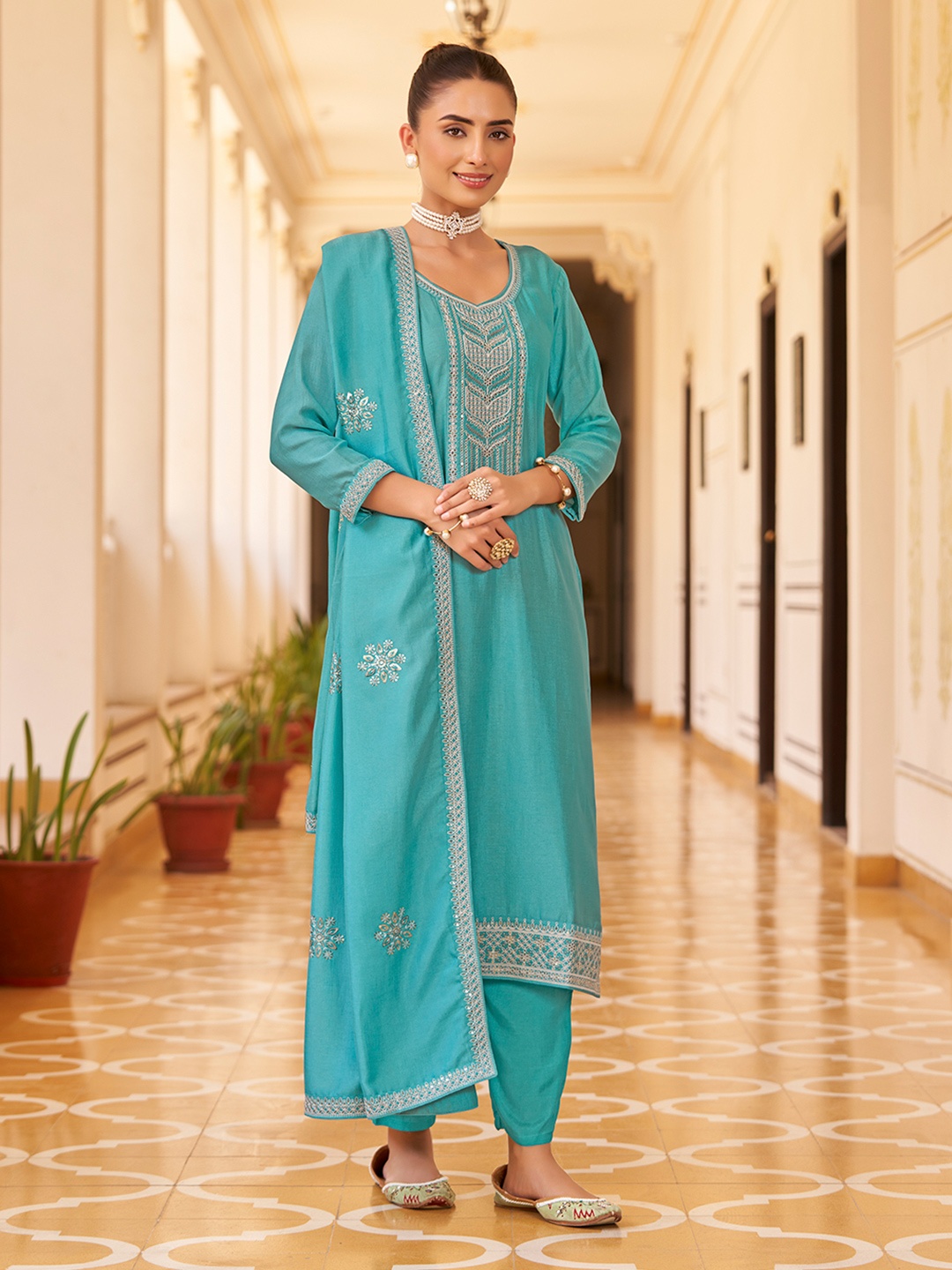 

Fourleaf Women Embroidered Regular Kurta with Trousers & With Dupatta, Blue