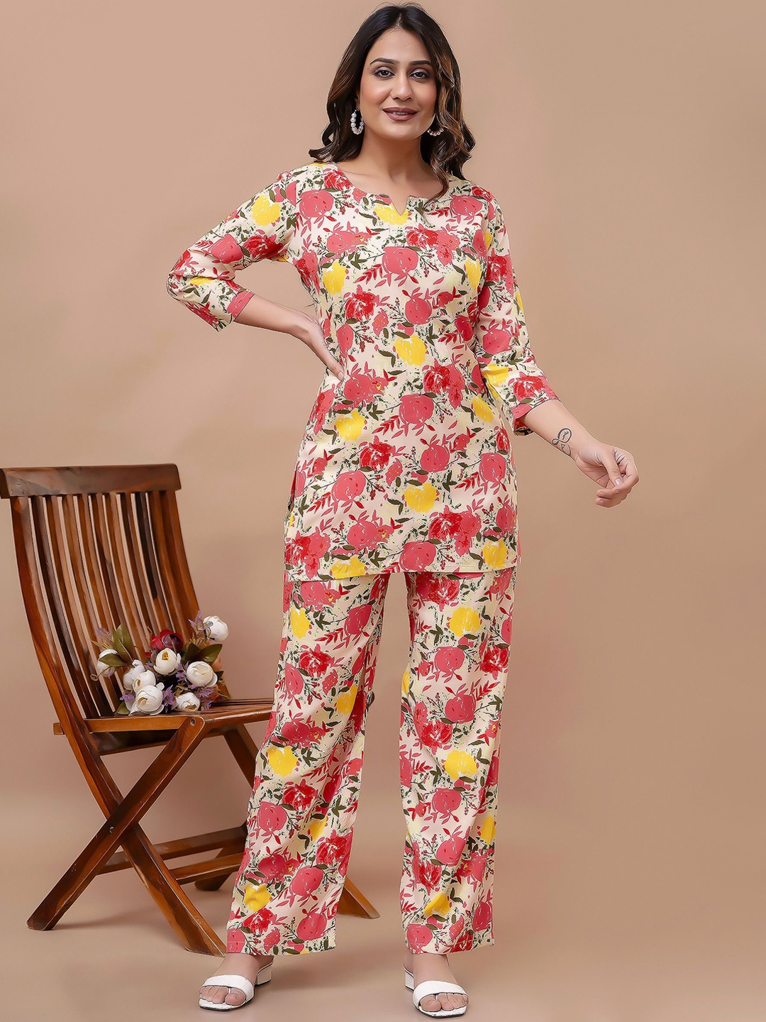 

UrbanRang Floral Printed Top With Trousers Co-Ords, White