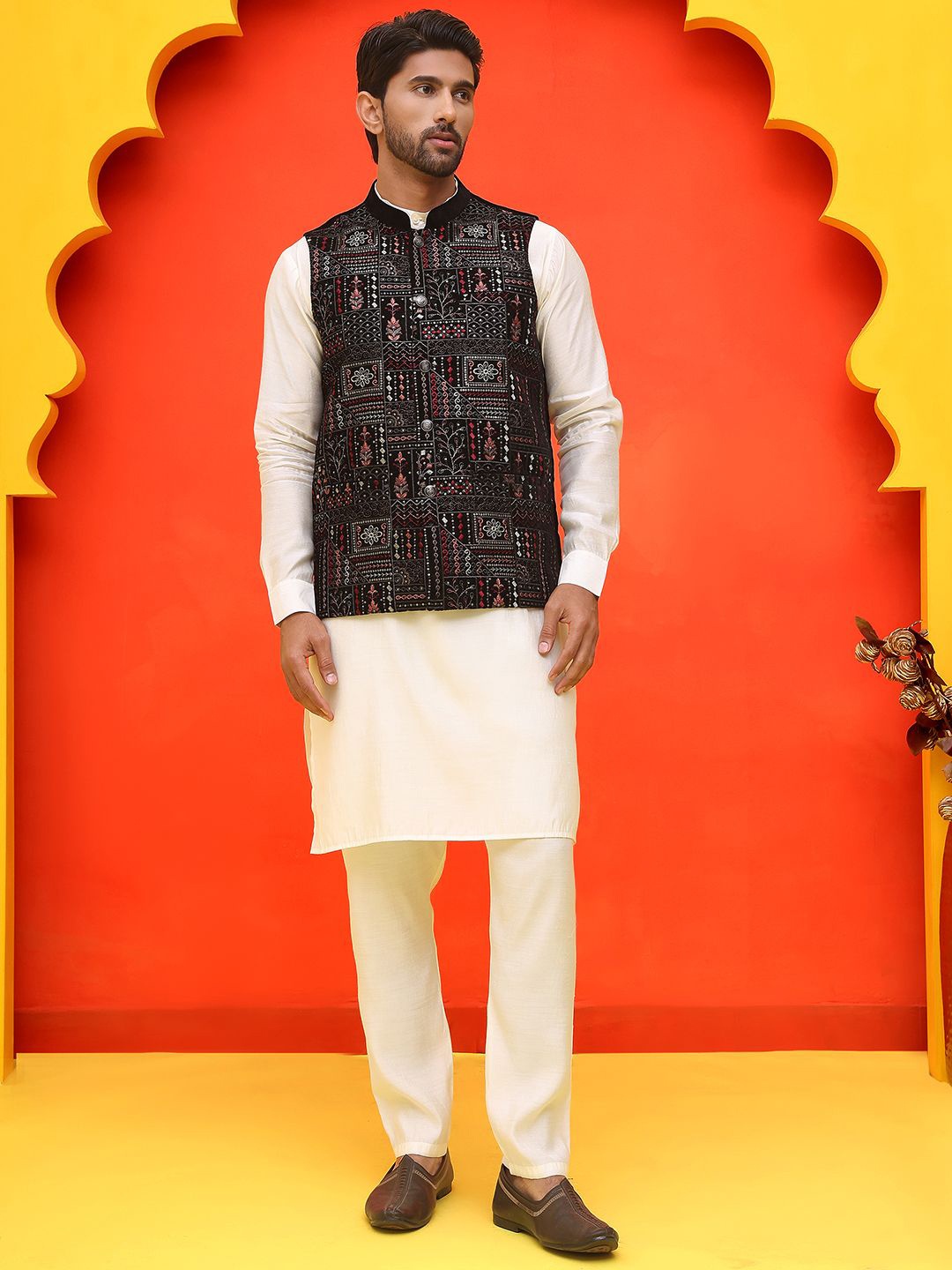 

Jompers Men Floral Embroidered Regular Chikankari Velvet Kurta with Pyjamas, Black