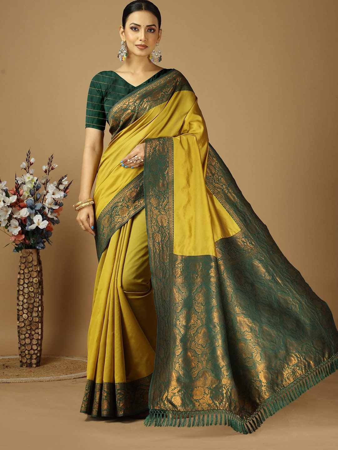 

HERE&NOW Zari Art Silk Banarasi Saree, Yellow