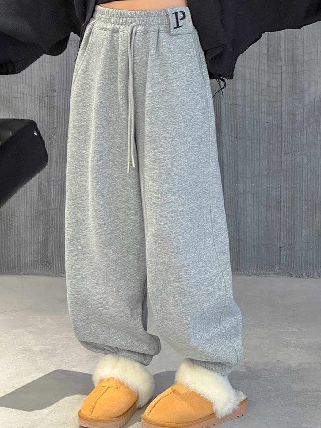 

LULU & SKY Girls Loose Fit High-Rise Trousers, Grey