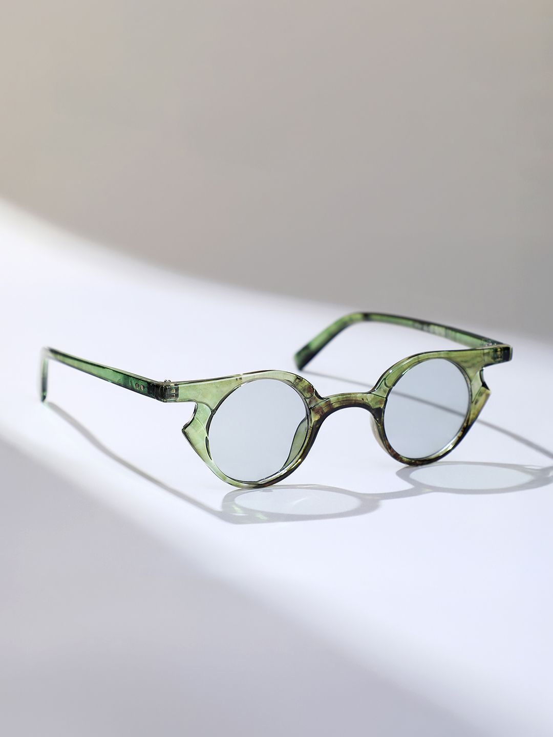 

HAUTE SAUCE by Campus Sutra Women Round Sunglasses with Polarised Lens, Green