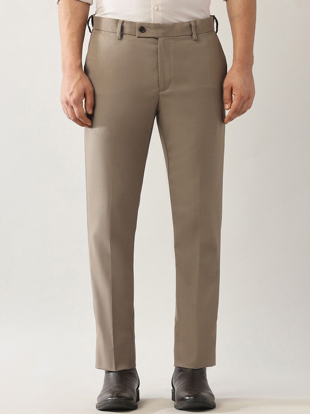 

Arrow Men Classic Trousers, Brown