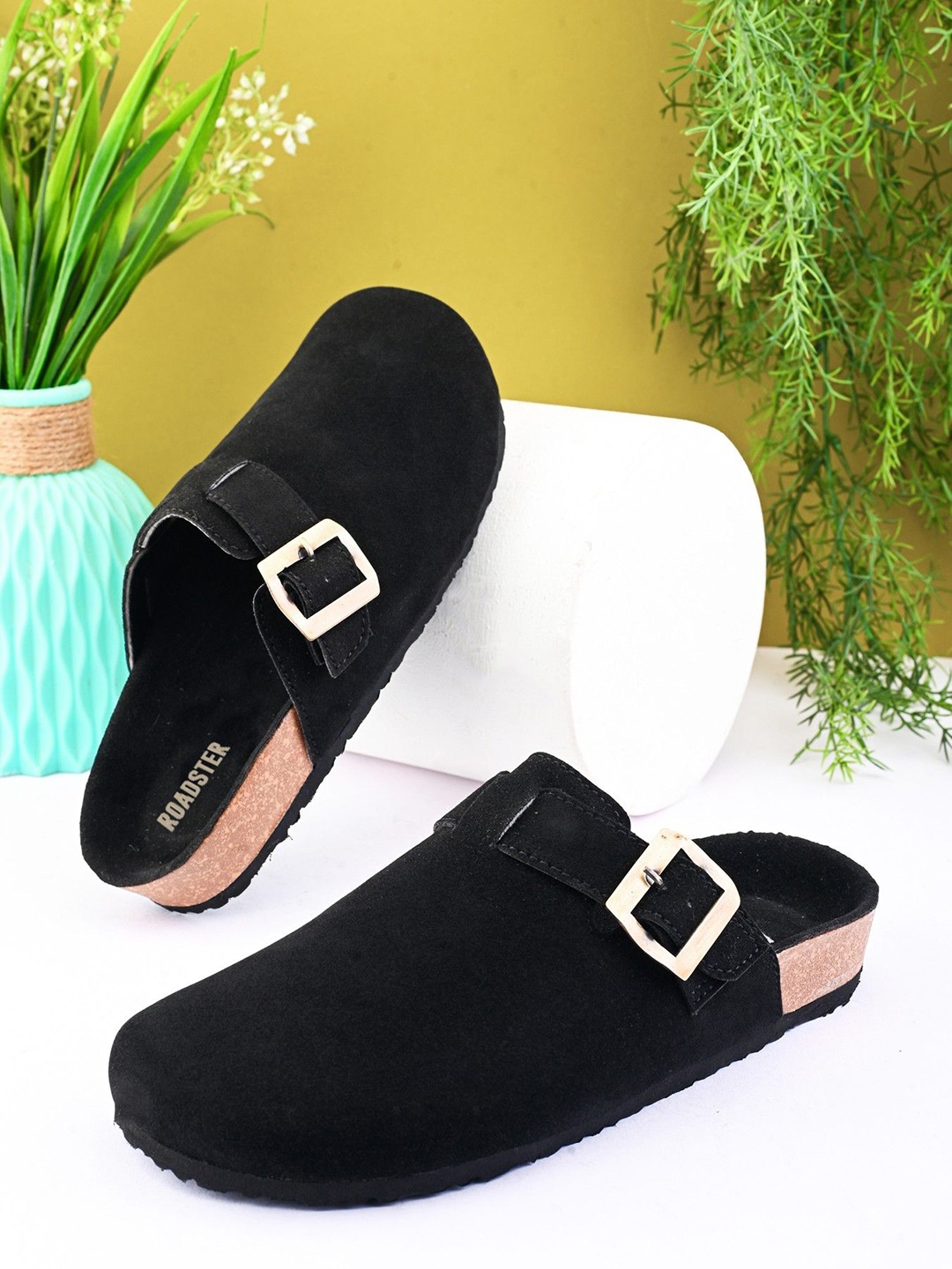 

The Roadster Lifestyle Co Women Comfortable Mule Sandals, Black