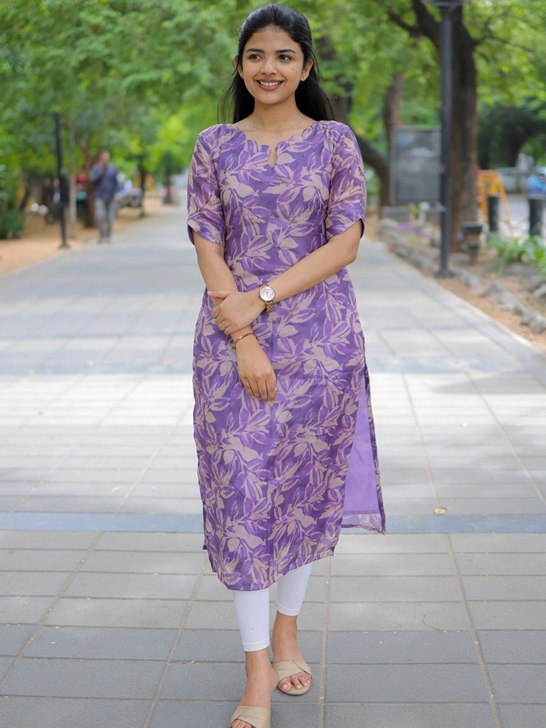 

Sun Fashion And Lifestyle Women Floral Printed Thread Work Chanderi Silk Kurta, Purple