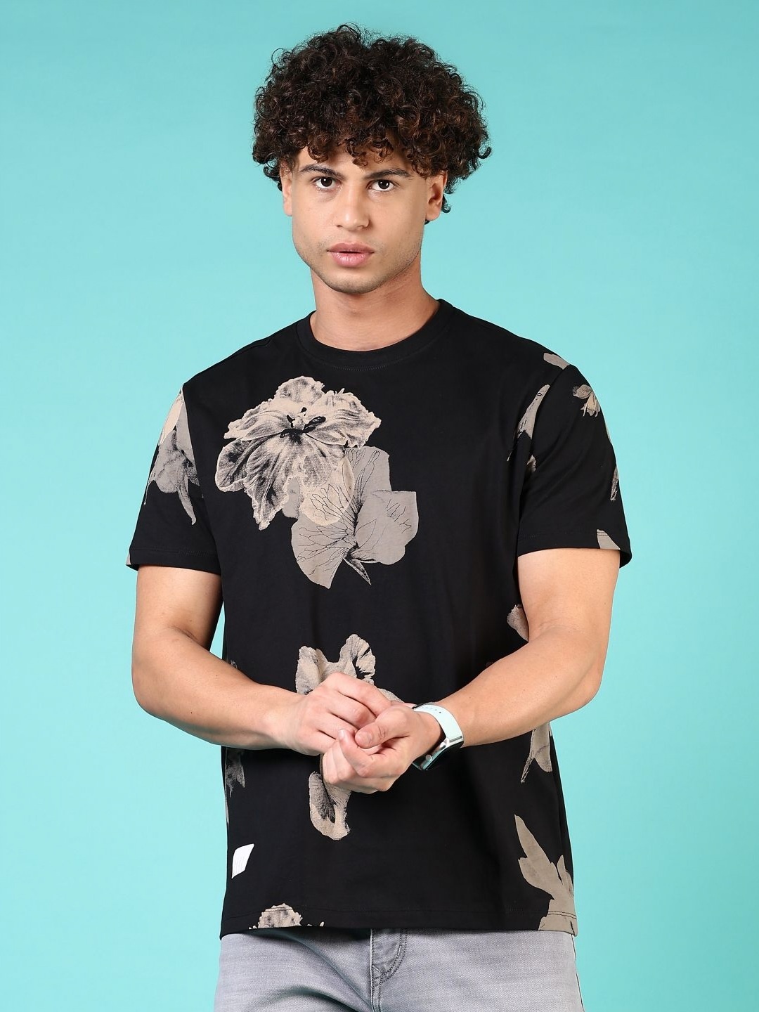 

V-Mart Men Floral Printed Applique T-shirt, Black