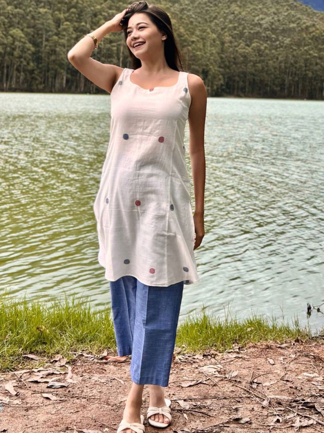 

Sutra Art of Clothing Women Regular Pure Cotton Kurta with Trousers, Off white