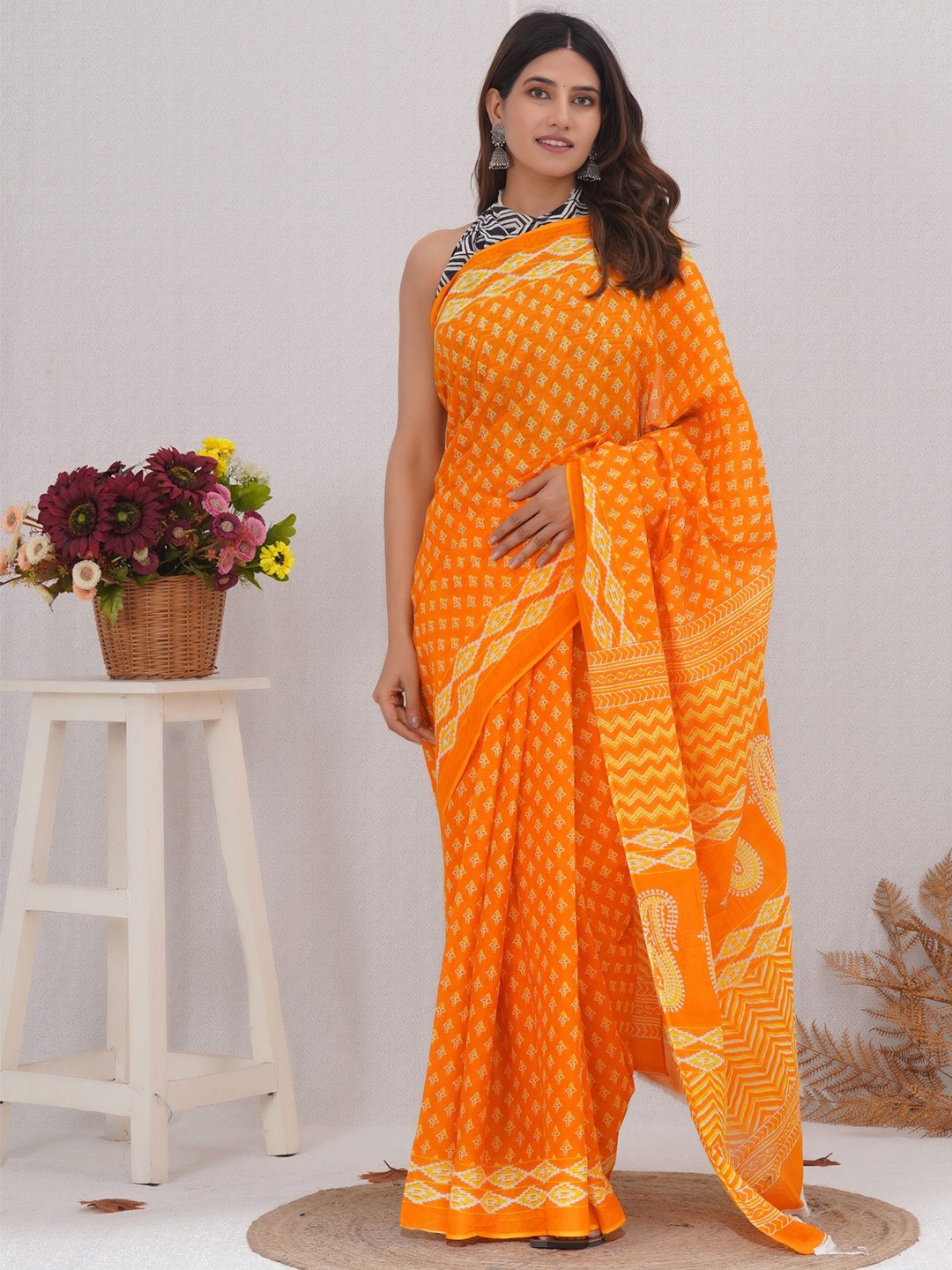 

Shivanya Handicrafts Floral Pure Cotton Block Print Saree, Yellow
