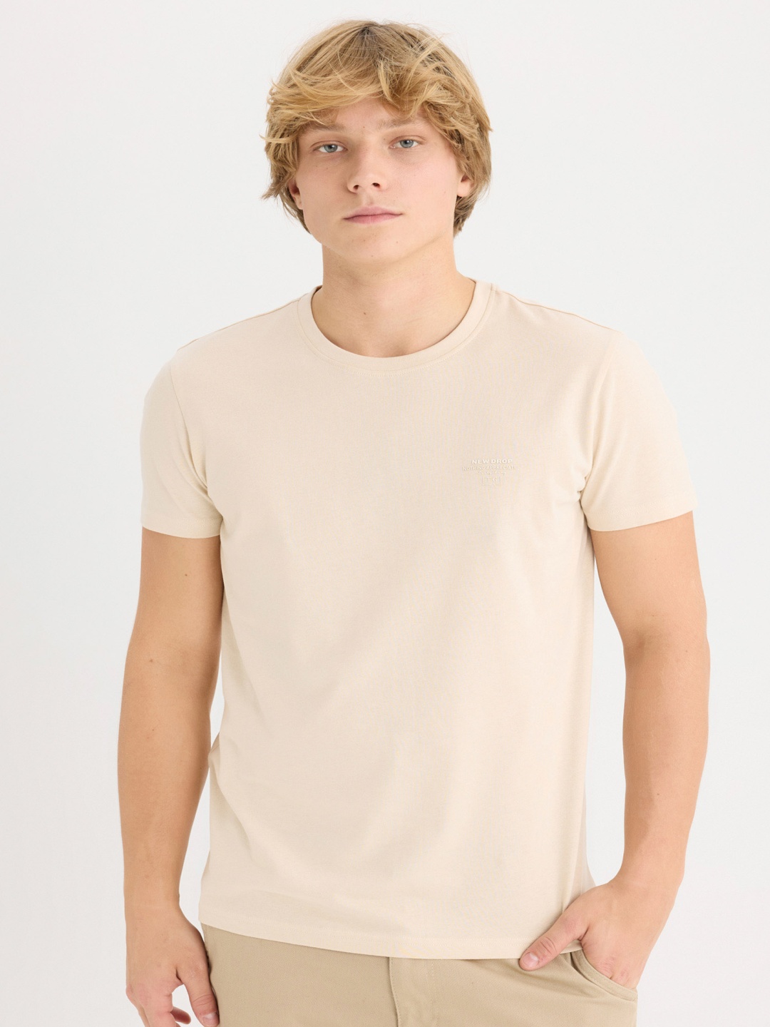 

DeFacto Men Pockets T-shirt, Na