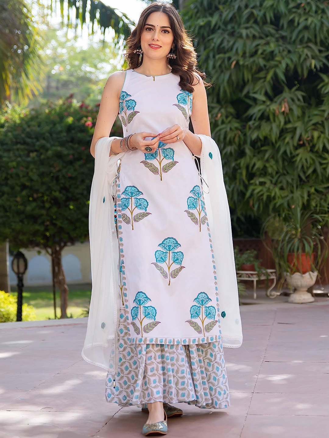 

Moda Rapido Women Floral Printed Regular Kurta with Sharara & With Dupatta, Blue