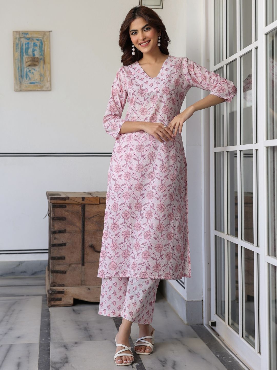 

Janasya Pure Cotton Floral Printed Straight Kurta Pant Set, Pink