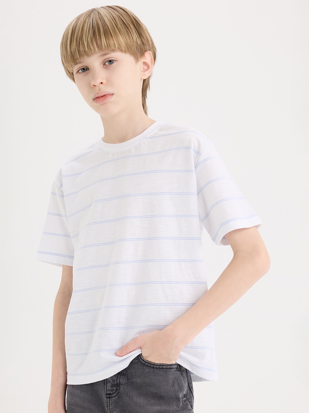 

DeFacto Boys Striped Pockets T-shirt, Na