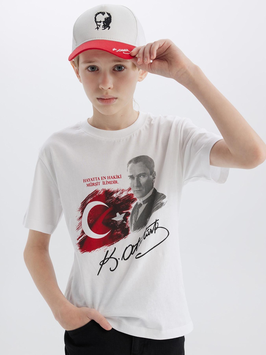 

DeFacto Boys Typography Printed Pockets T-shirt, Na