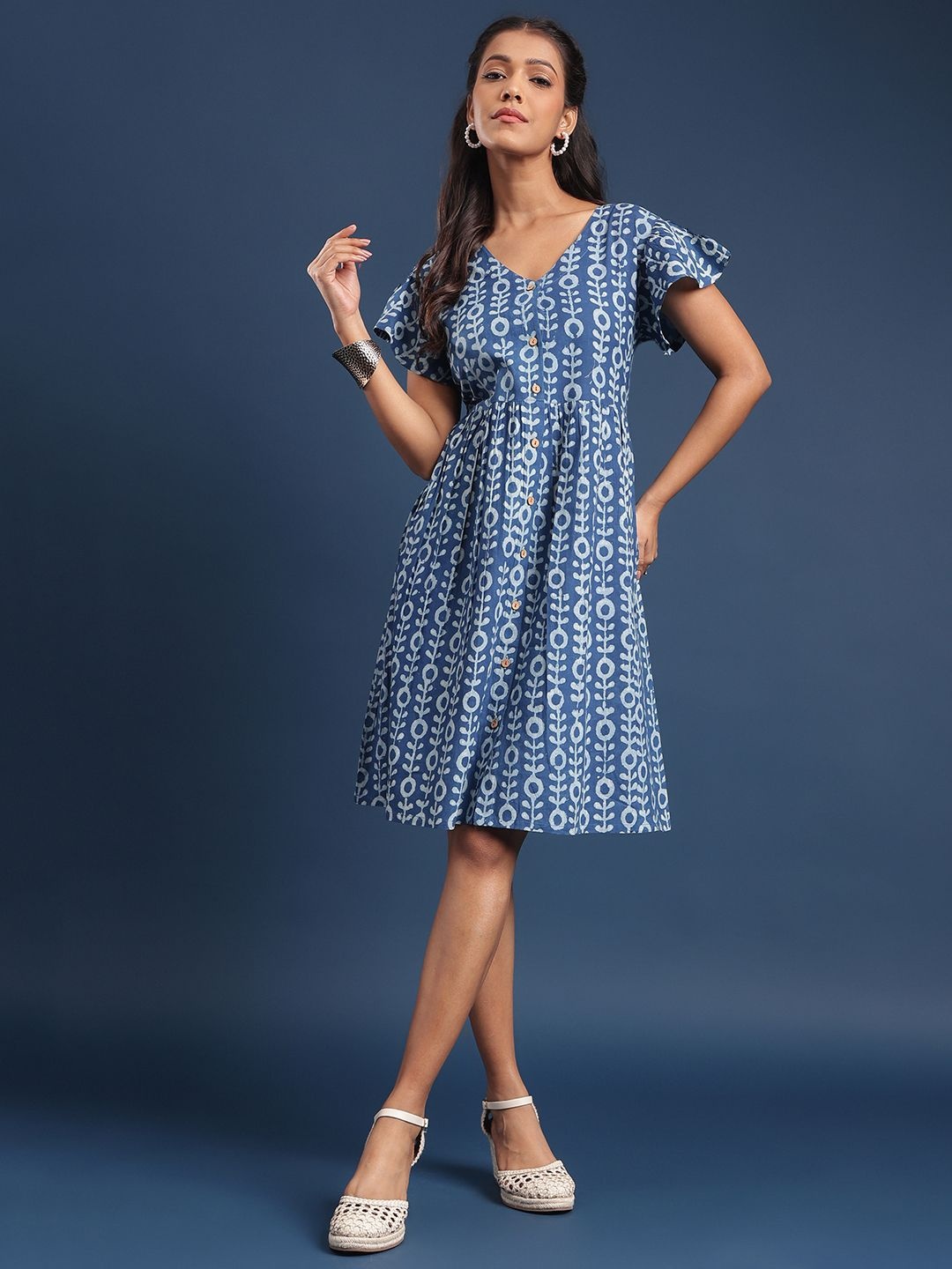 

Taavi Indigo Printed Pure Cotton V Neck Dress, Blue