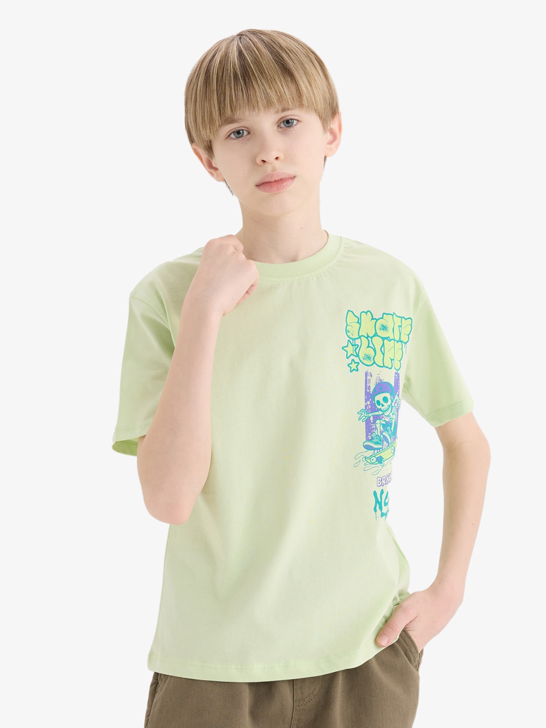 

DeFacto Boys Typography Printed Applique T-shirt, Na