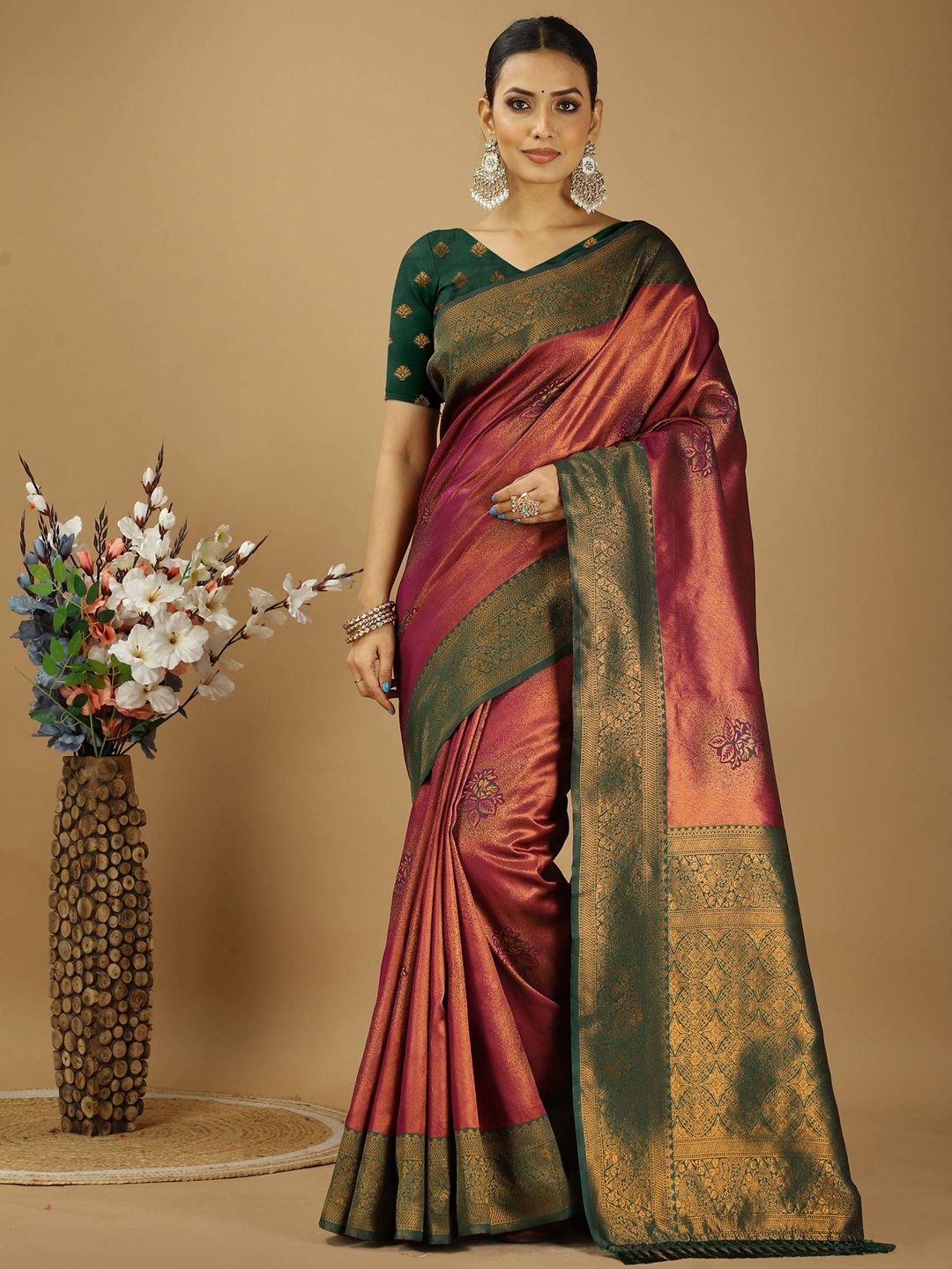 

DIVASTRI Woven Design Zari Art Silk Banarasi Saree, Red