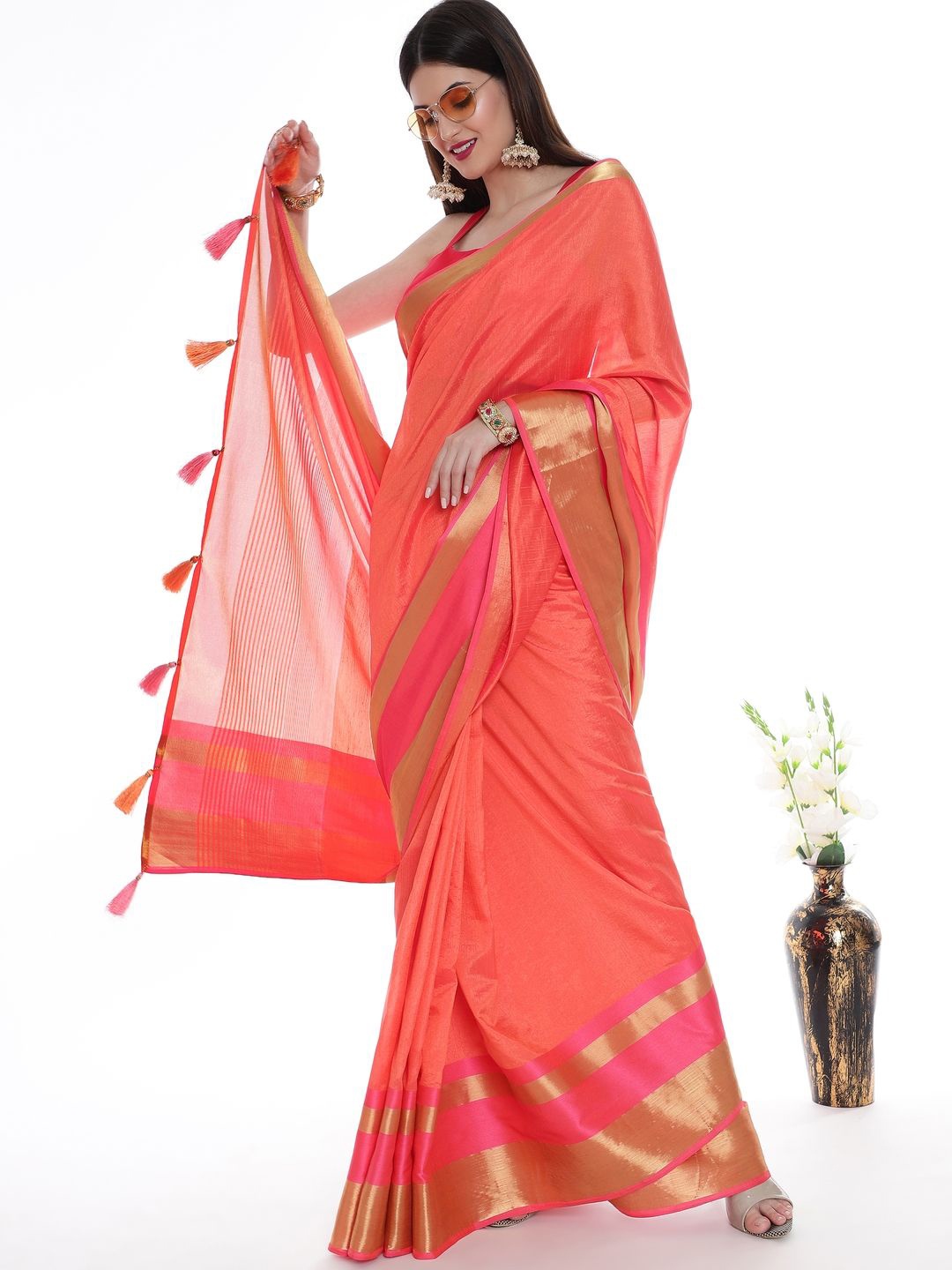 

Suha Woven Design Zari Art Silk Saree, Peach