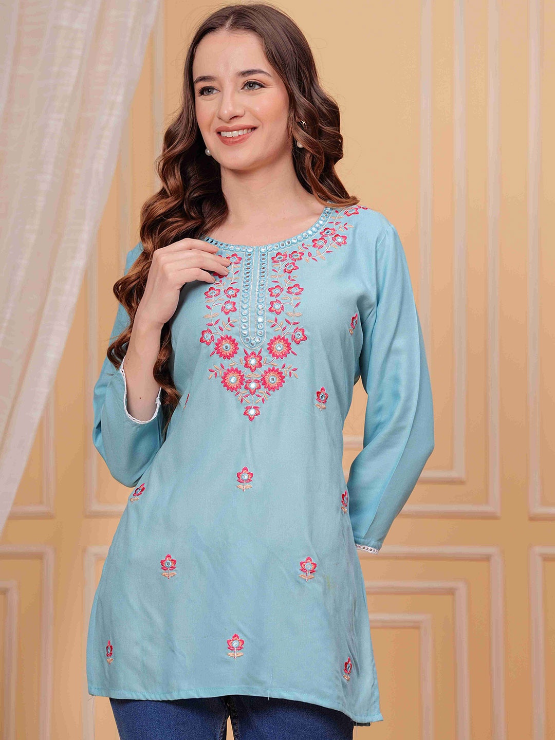 

ALEXEY JAY Women Embroidered Kurta, Blue