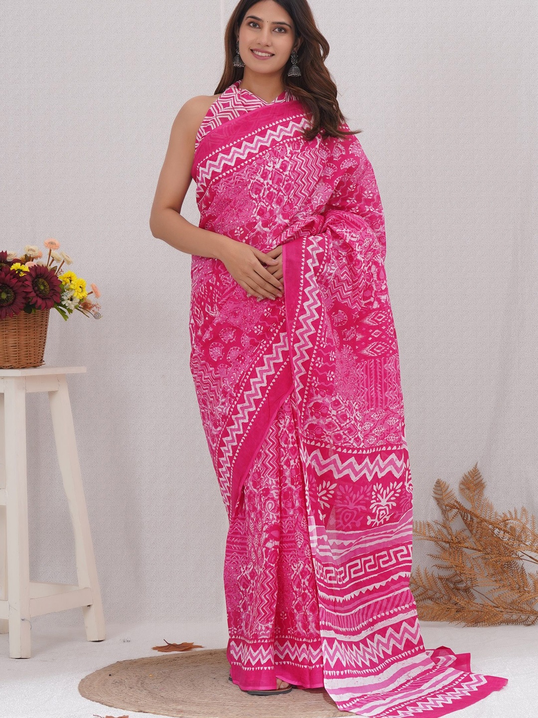 

Vanedik Floral Pure Cotton Block Print Saree, Pink