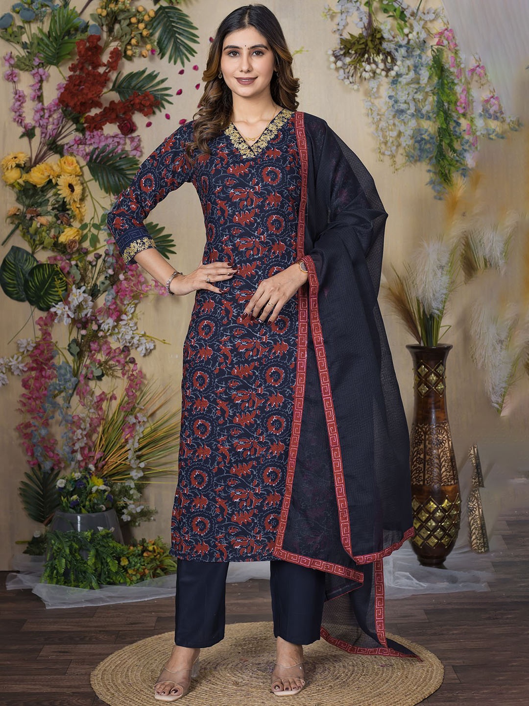 

Sun Fashion And Lifestyle Women Floral Printed Regular Kurta with Harem Pants & With Dupatta, Blue