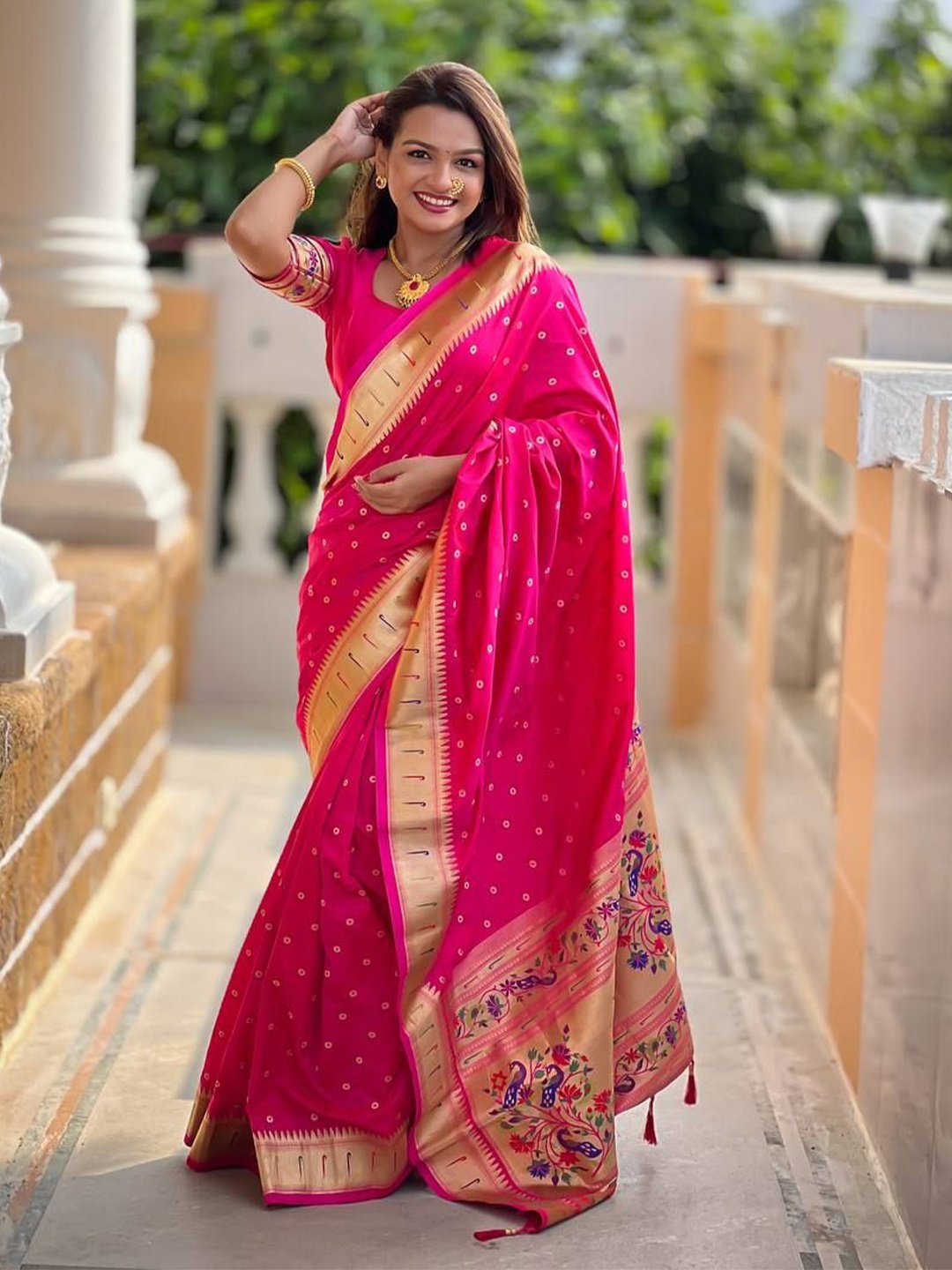 

VISVASTA Woven Design Zari Silk Cotton Banarasi Saree, Pink