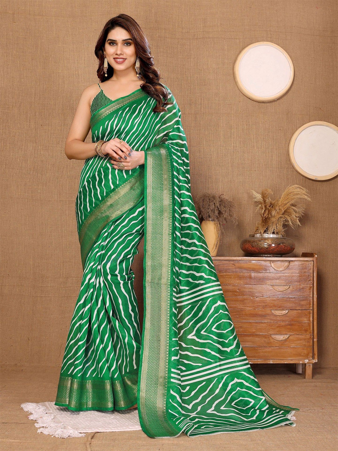 

Moda Rapido Leheriya Zari Saree, Green