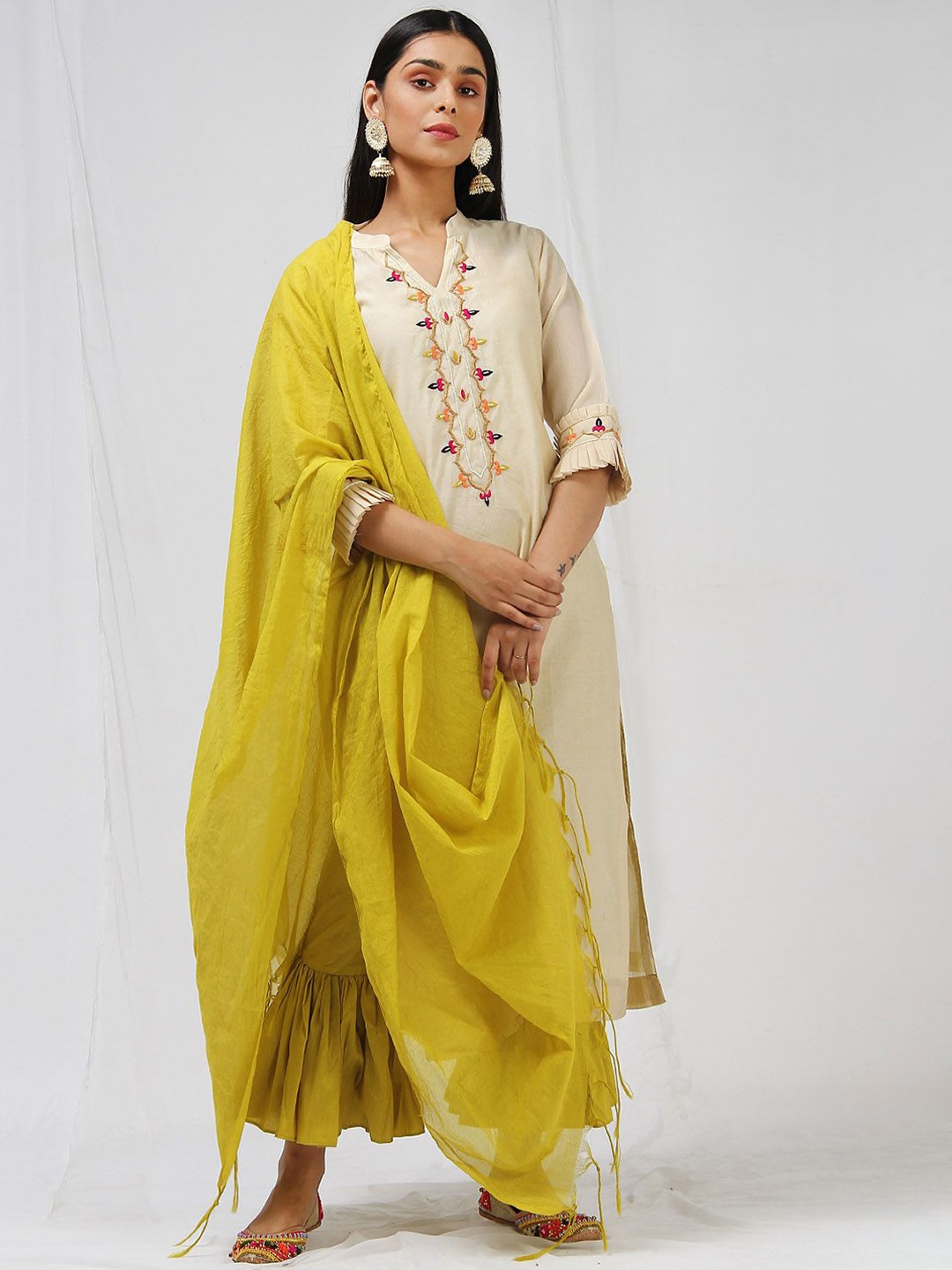 

KHUSHBOO AND PANKAJ Women Embroidered Regular Thread Work Kurta with Sharara & With Dupatta, Beige