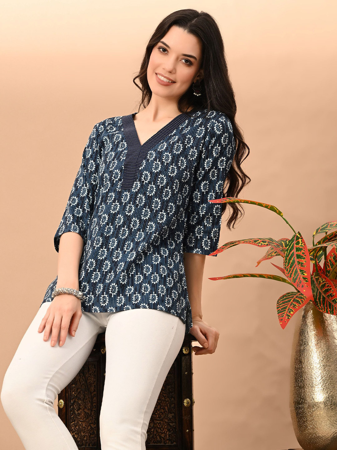 

Metronaut Floral Print Cotton Top, Navy blue
