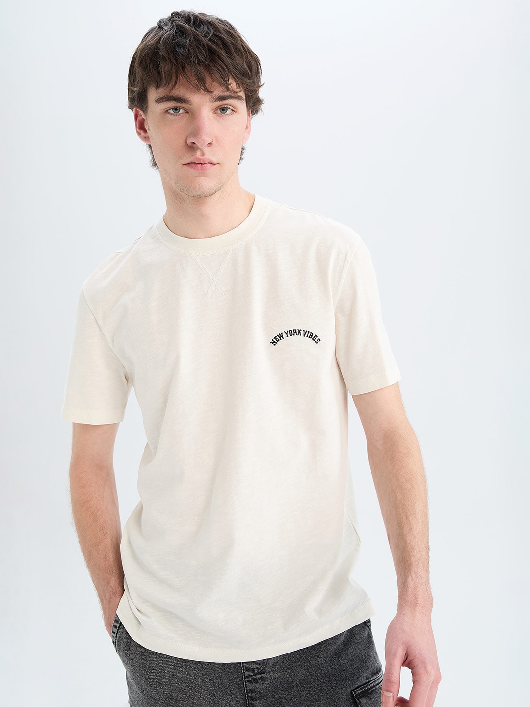 

DeFacto Men Pockets T-shirt, Na