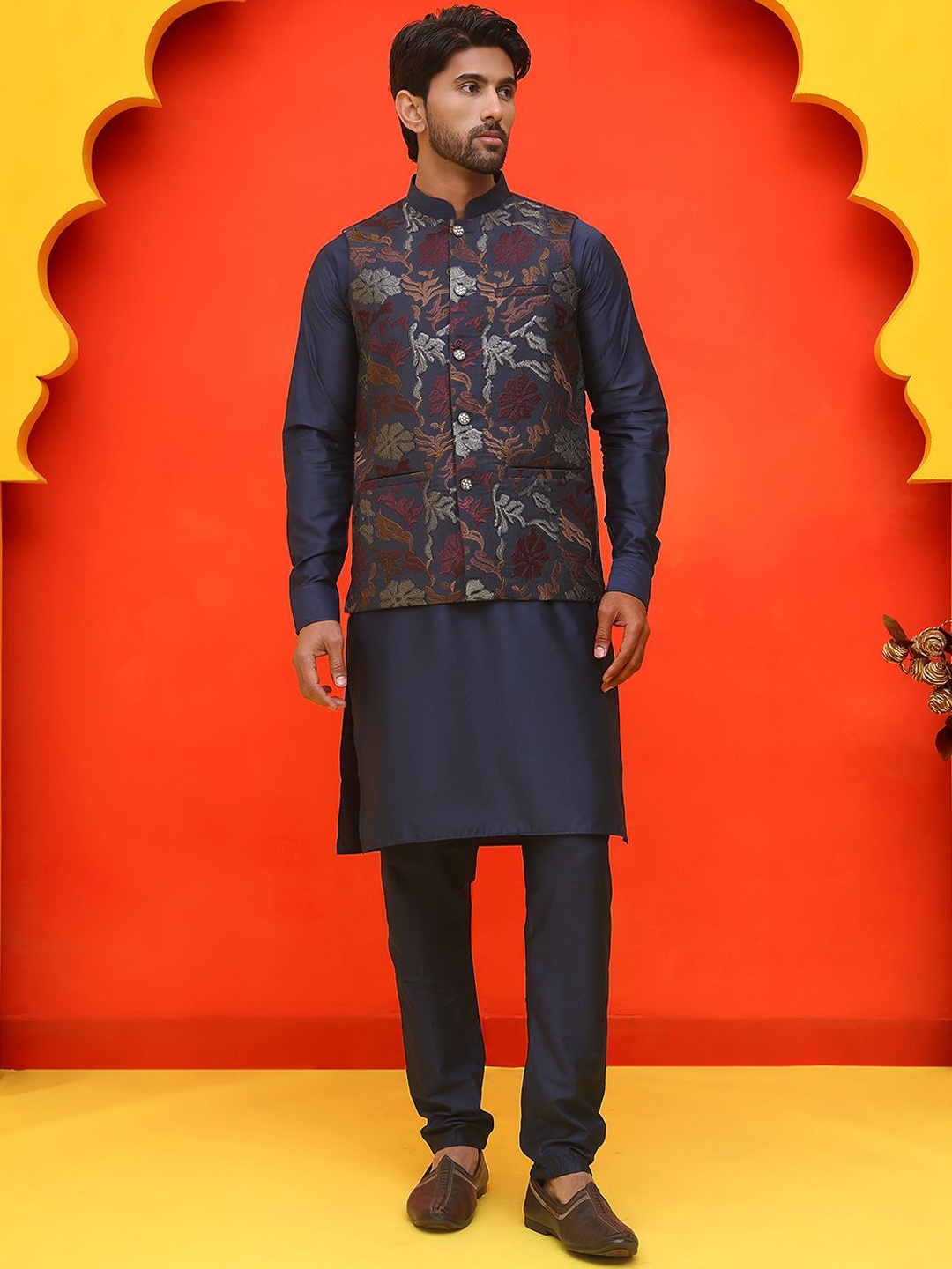 

Jompers Men Floral Embroidered Regular Chikankari Kurta with Pyjamas, Navy blue