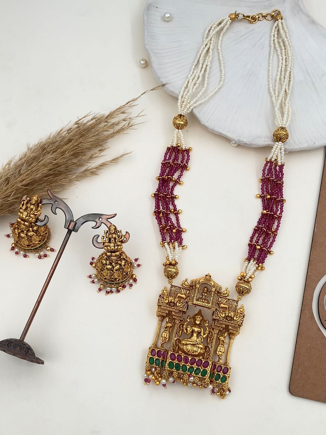 

Rare Bello Gold-Plated Kundan Stone Studded & Beaded Jewellery Set
