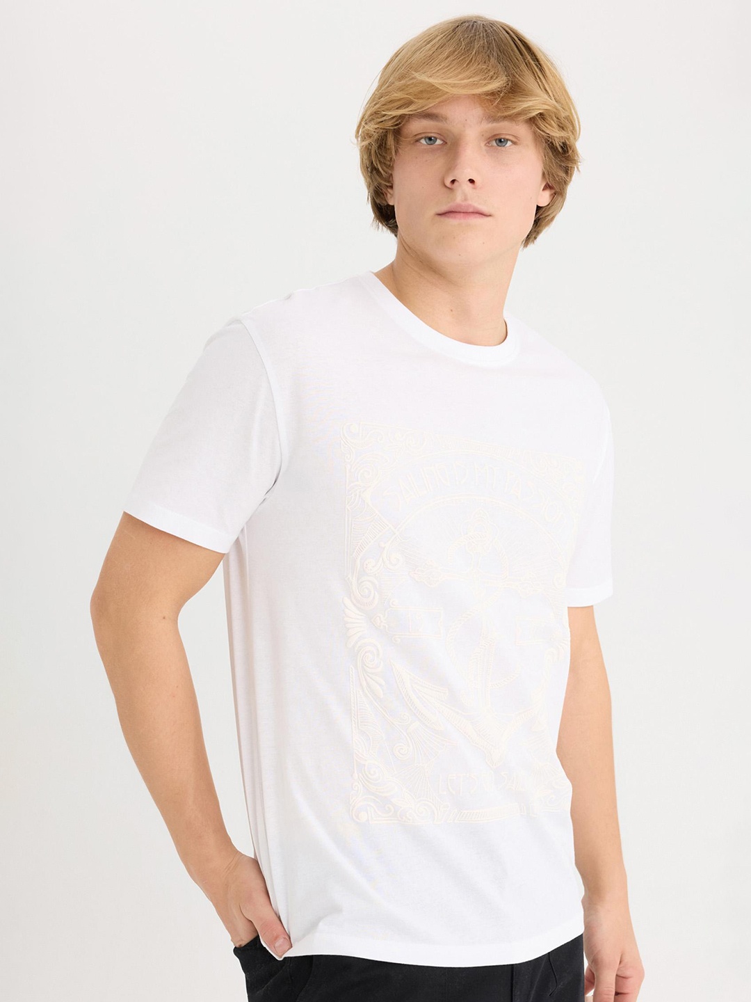 

DeFacto Men Pockets T-shirt, Na