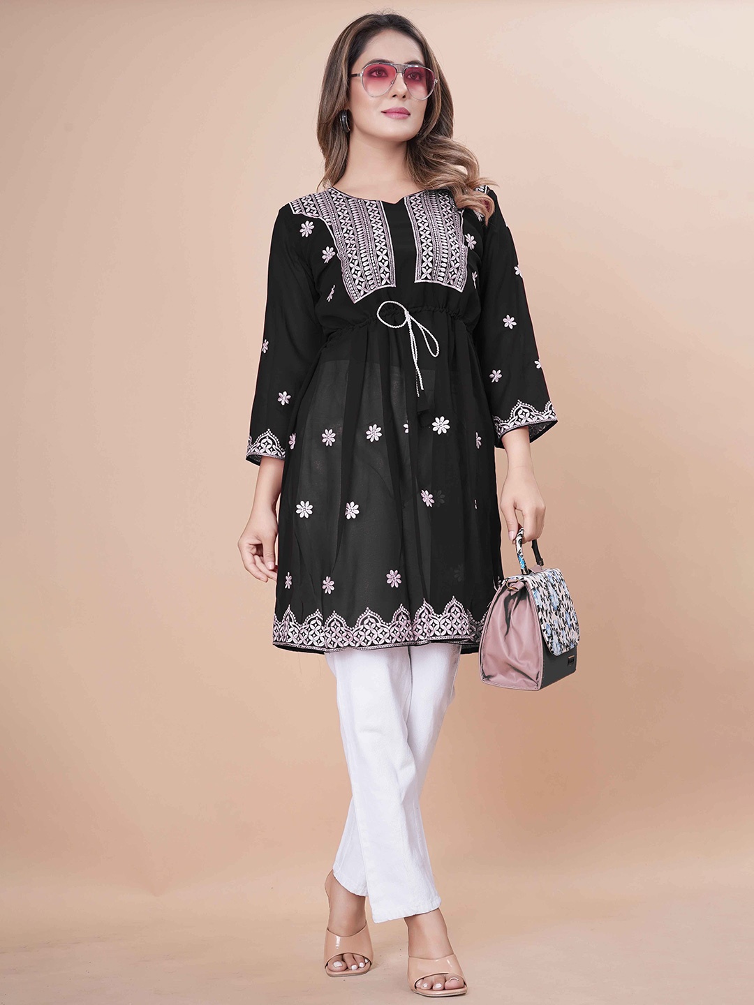 

Moda Rapido Geometric Embroidered Chikankari Pure Georgette Chikankari Kurti, Black