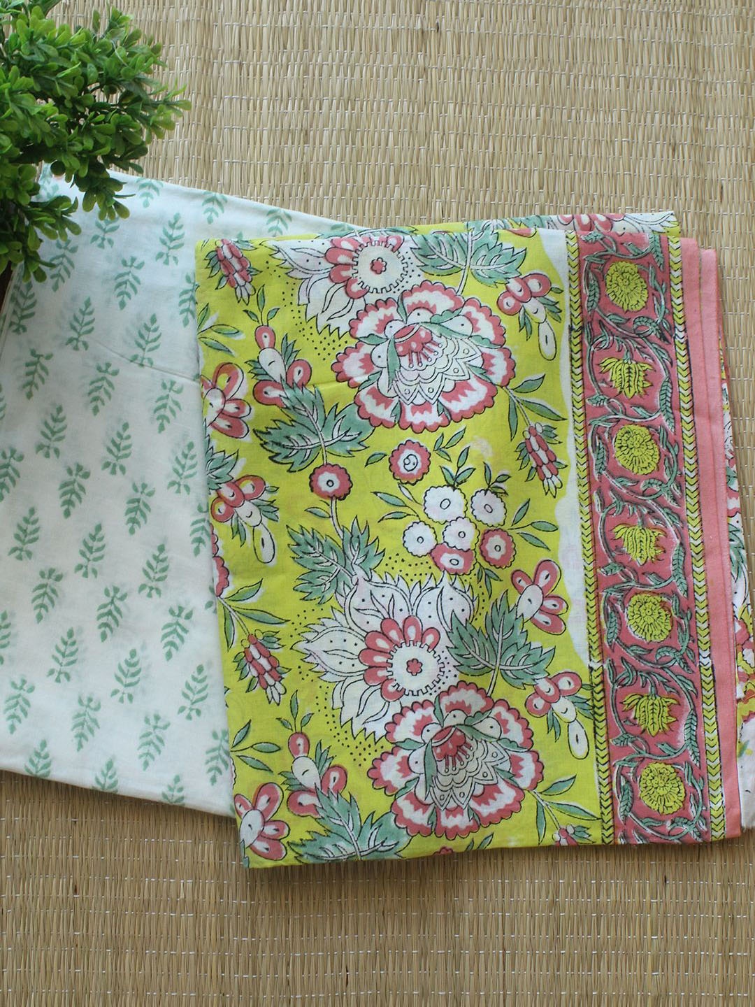 

Weaves of Tradition Printed Pure Cotton Unstitched Dress Material, Green