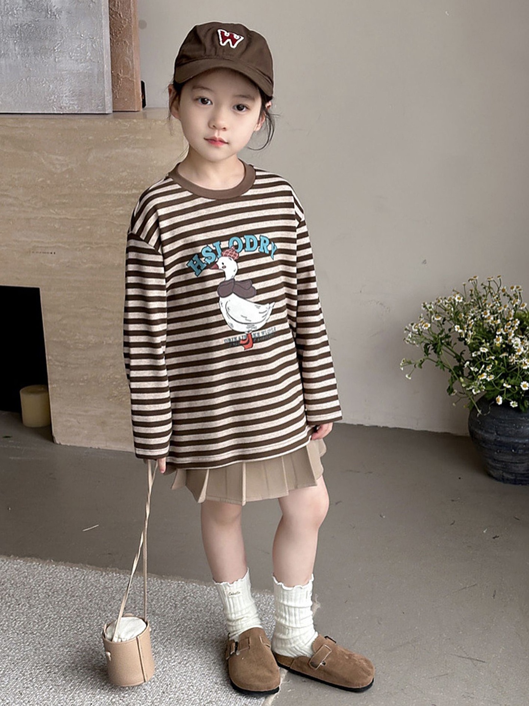 

LULU & SKY Girls Striped Henley Neck Applique T-shirt, Brown