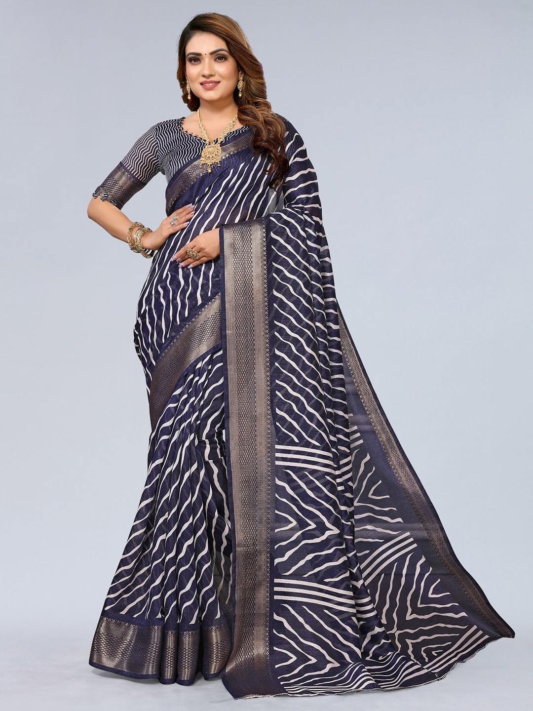 

Moda Rapido Leheriya Zari Saree, Navy blue
